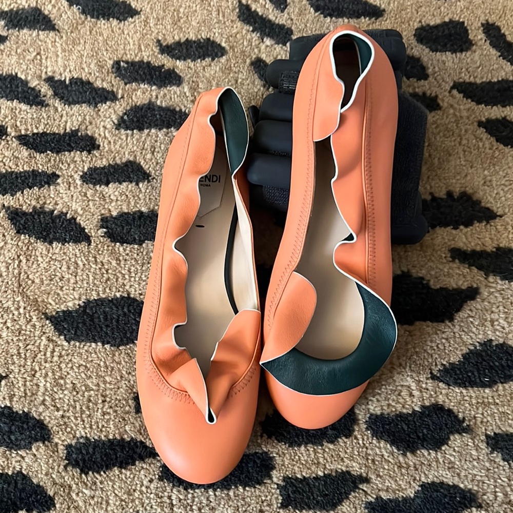 FENDI Women's Ruffle Trim Ballerina Flats Leather Size 8